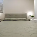 Laura By Interhome Lejlighed Avola