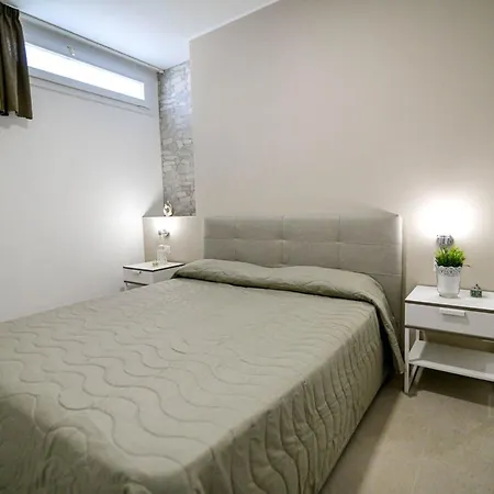 Laura By Interhome Avola